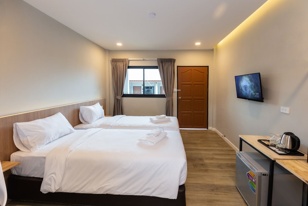 Standard Twin Room - Photo 9