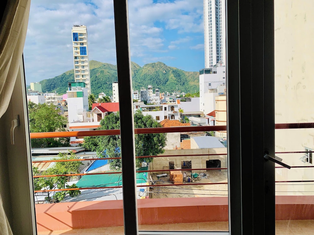Deluxe Room, City View