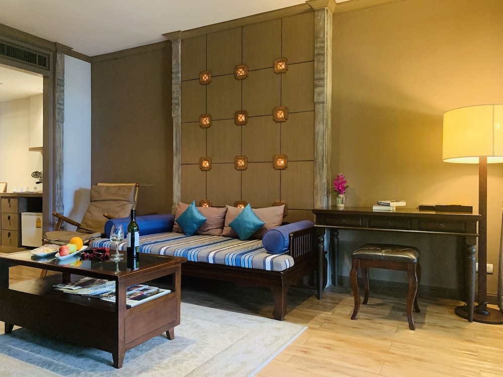 Junior Suite Room with Jacuzzi - Photo 4