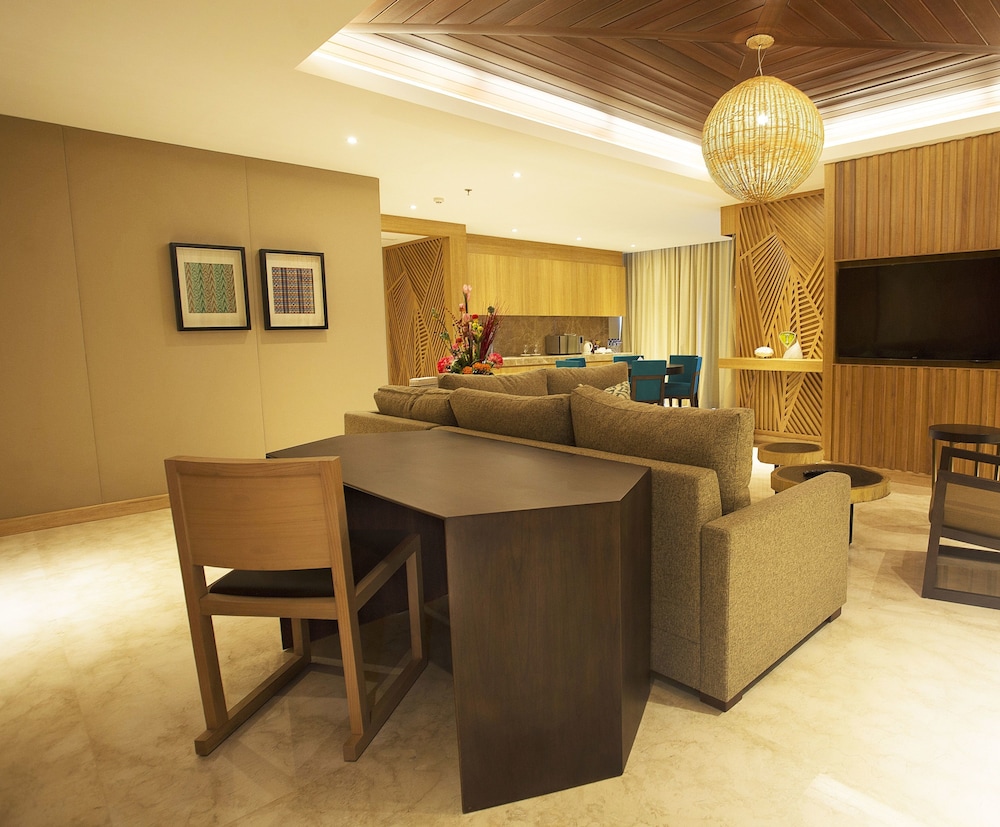 Suite, 1 King Bed