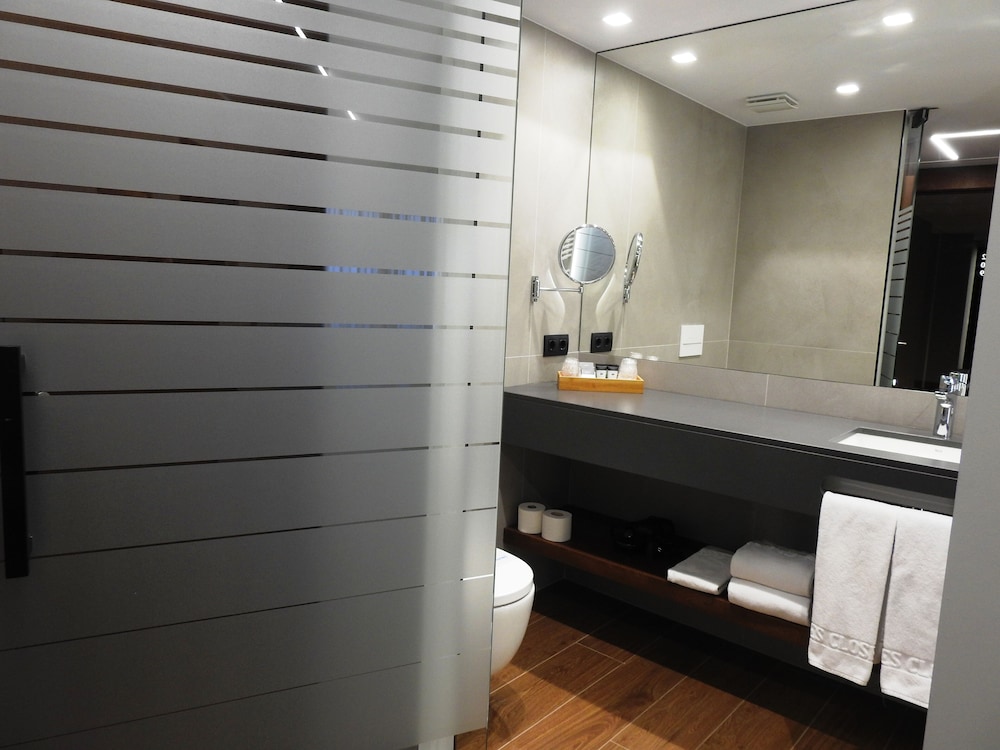 Single Room, Balcony, City View photo 2