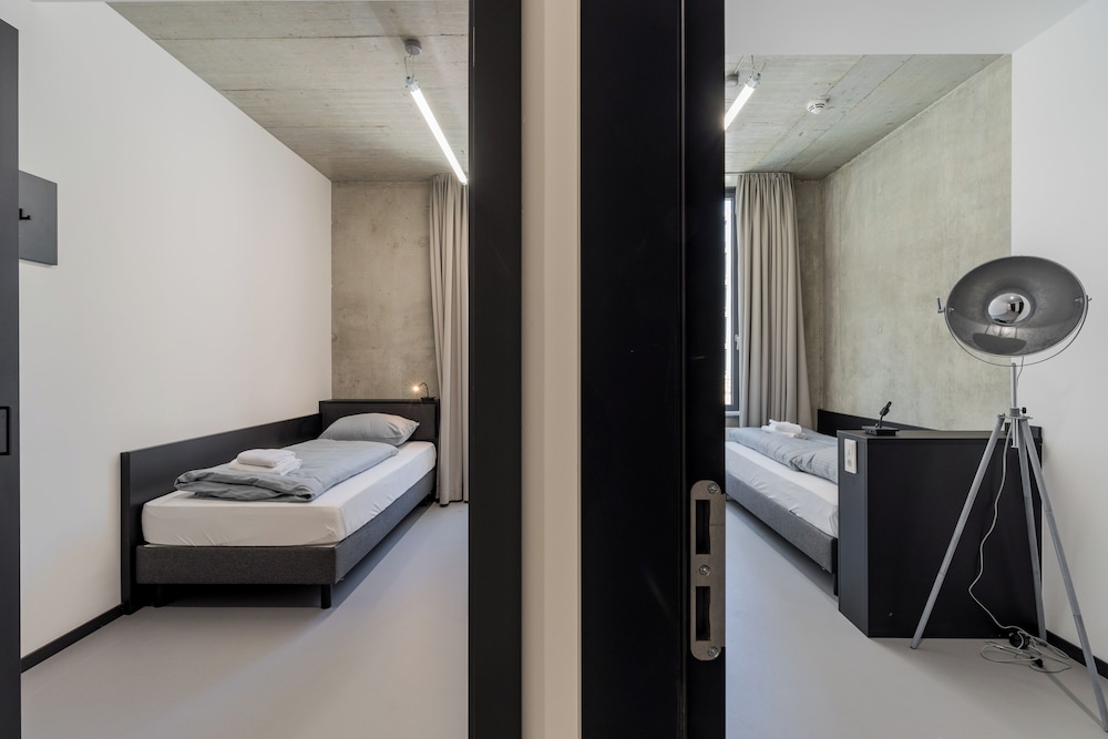 Apartment with 2 Bed & a Living Room photo 1