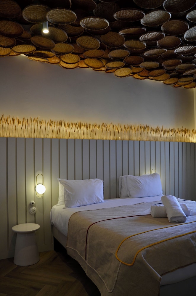 Deluxe Room, Balcony, City View