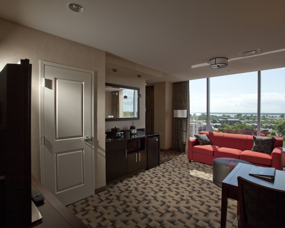 Executive Suite, 1 King Bed with Sofa bed, Corner - Photo 3