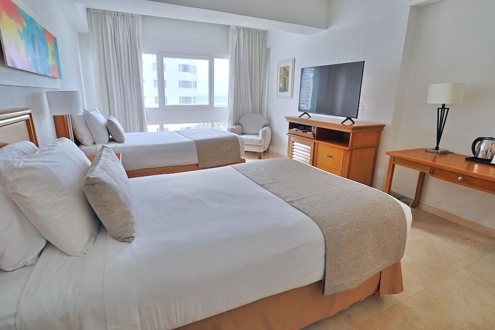 Premium Room, Multiple Beds, Partial Ocean View - Photo 3
