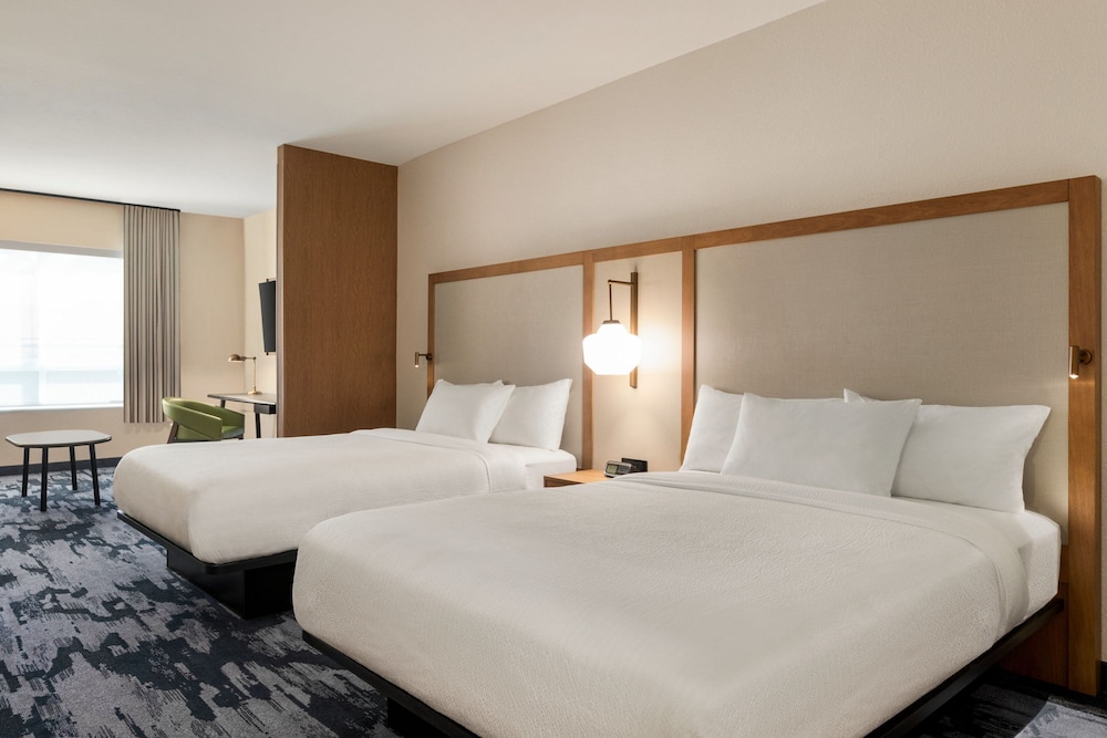 Room, 2 Queen Beds (Mobility Accessible, Tub) - Photo 2
