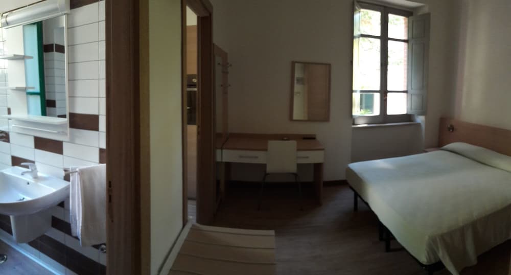 Apartment photo 2