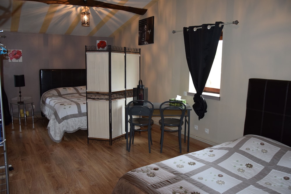 Family Room (Zen) photo 3