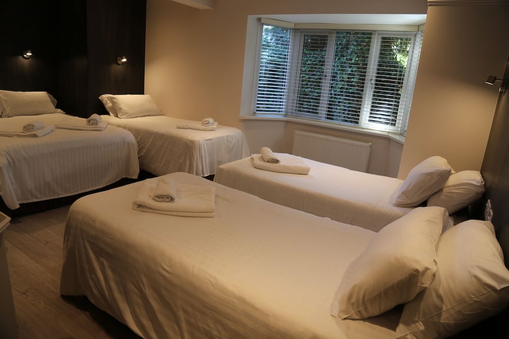 Suite, Ensuite photo 3