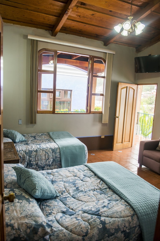 Classic Double Room, 2 Double Beds photo 3