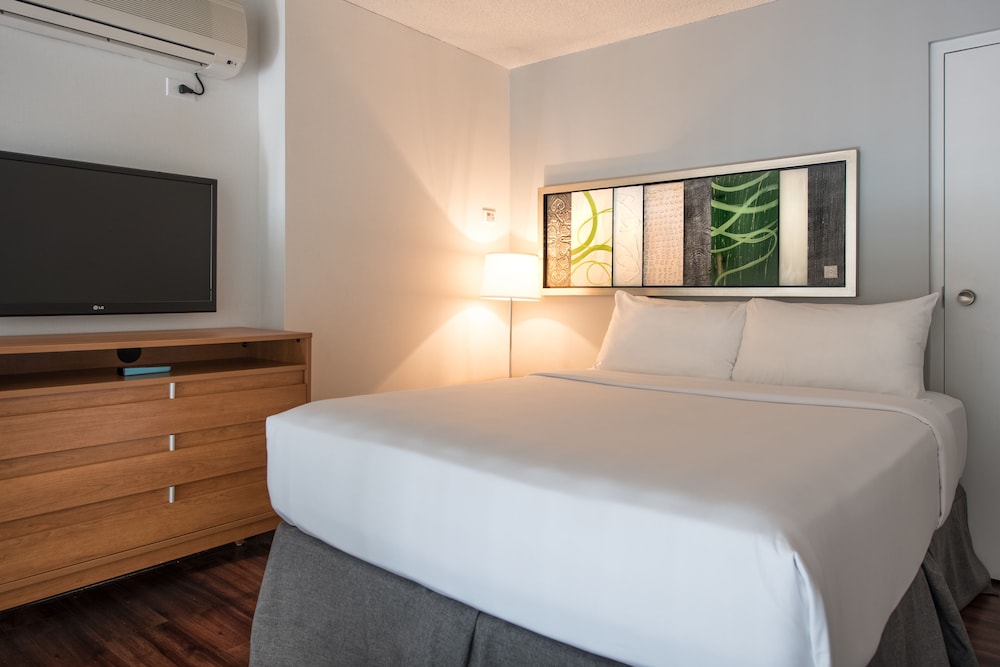 Junior Suite, 1 King Bed and 1 Queen Bed, Exterior View