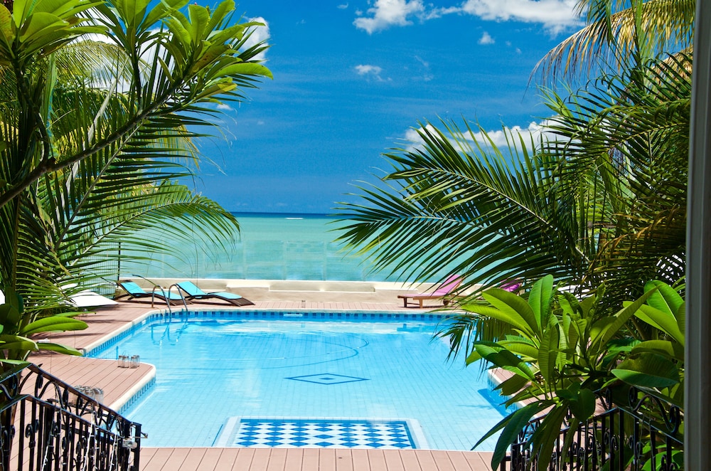 Panoramic Studio, 1 Bedroom, Kitchenette, Pool View photo 2