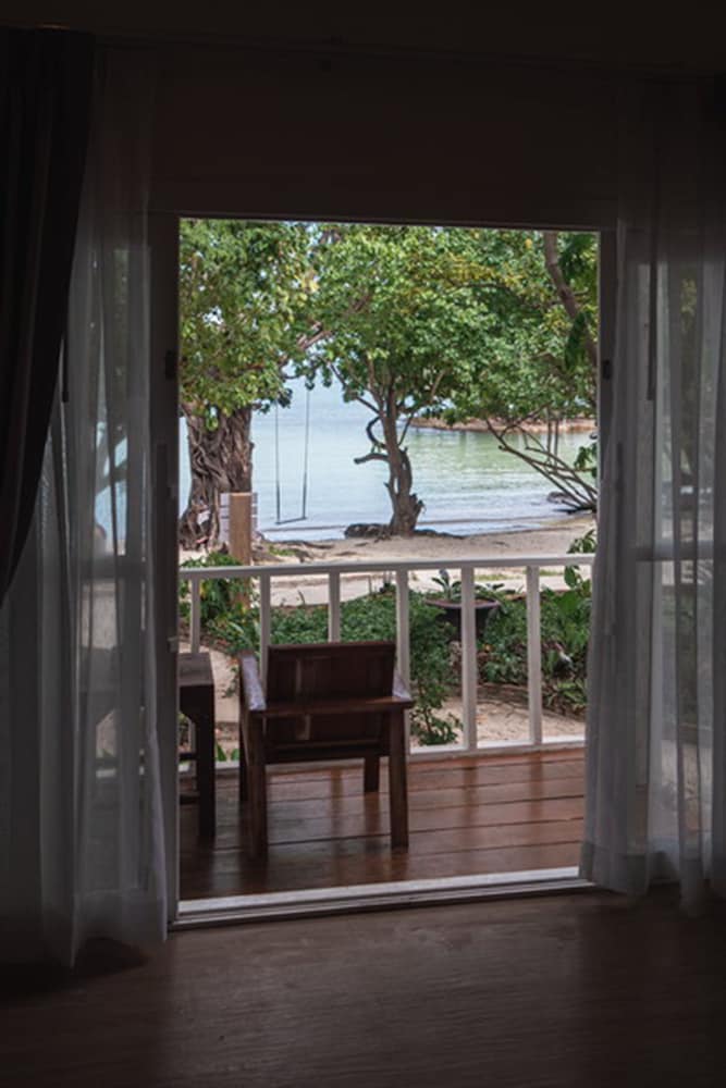 Beach Front Villa photo 3