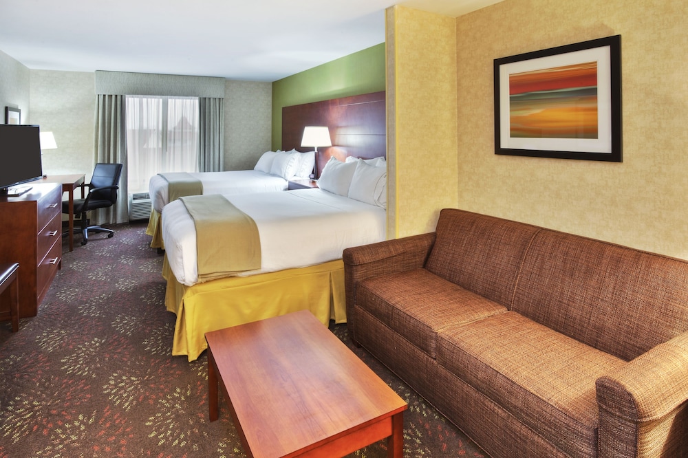 Suite, Multiple Beds photo 1