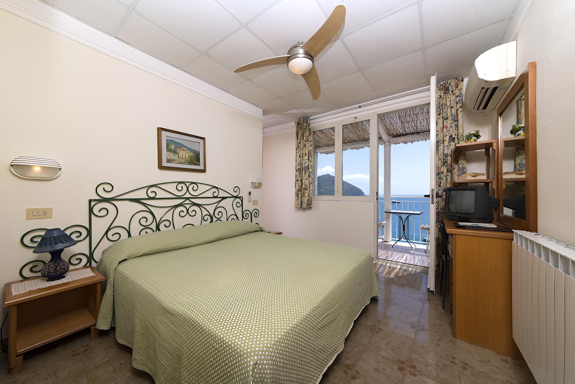 Double Room, Partial Sea View photo 1