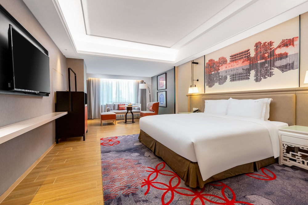 1 King Bed Grand - Photo 2
