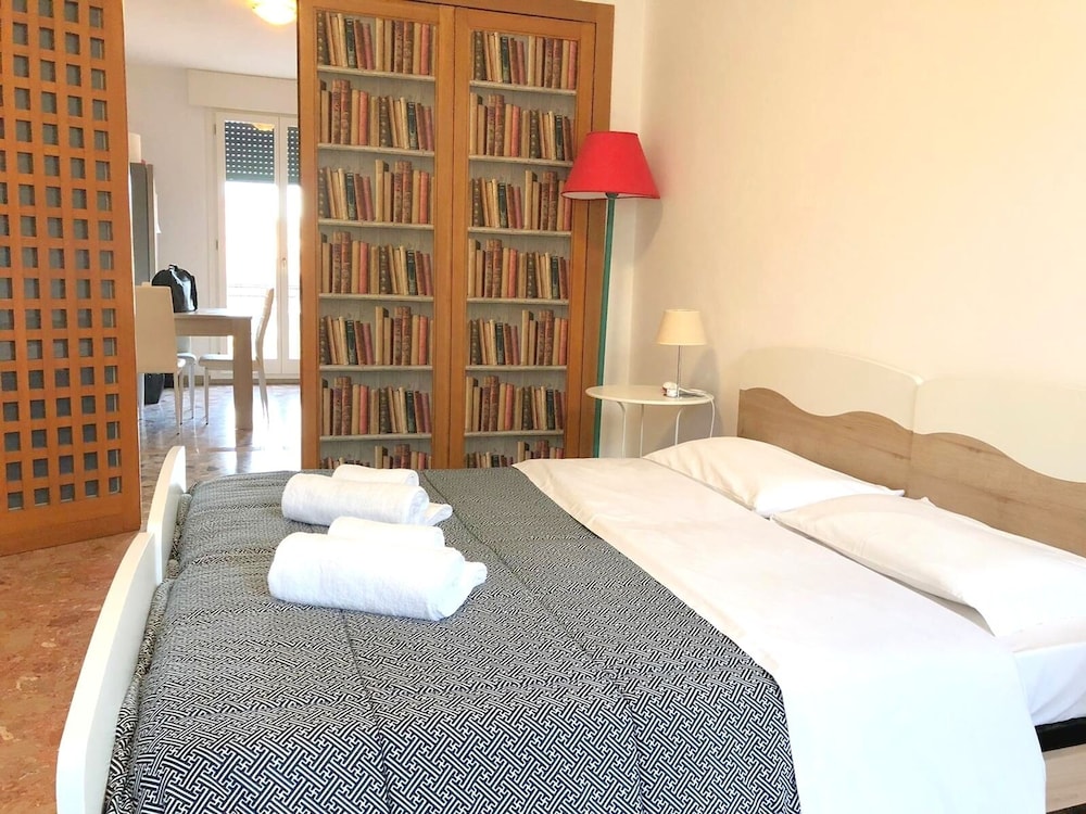 Double Room, Shared Bathroom photo 1