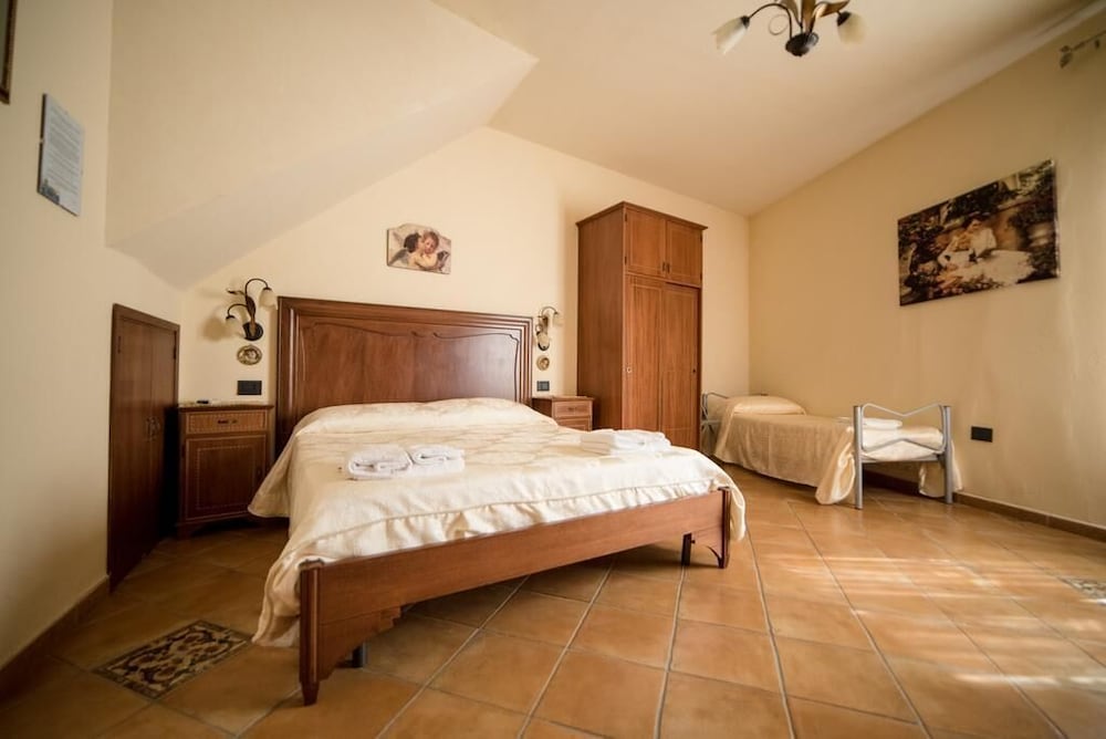 Triple Room, Courtyard View photo 1