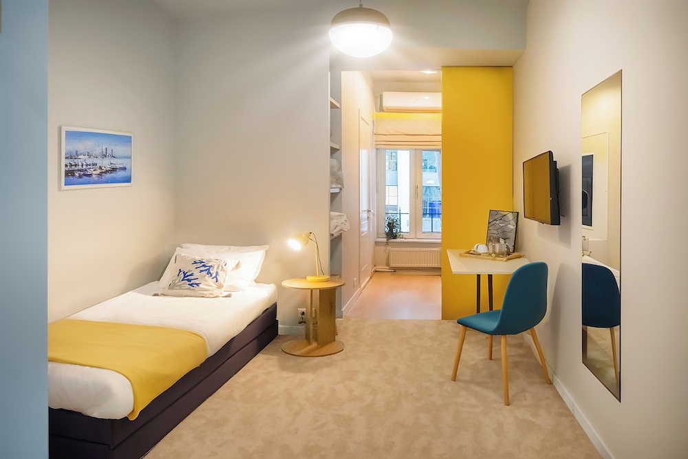 Single Room, City View