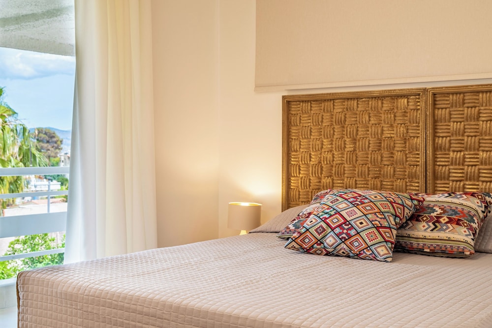 Superior Double Room with Partial Sea View