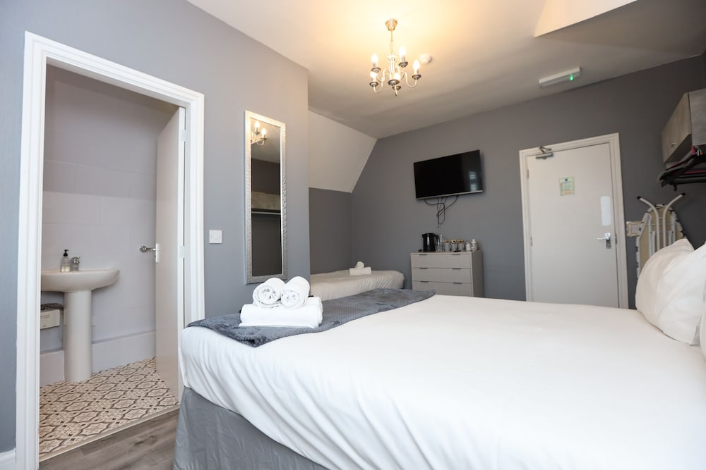 Suite, Ensuite - Photo 7
