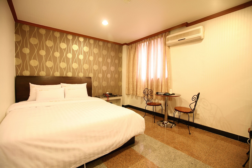 Standard Double Room - Photo 1