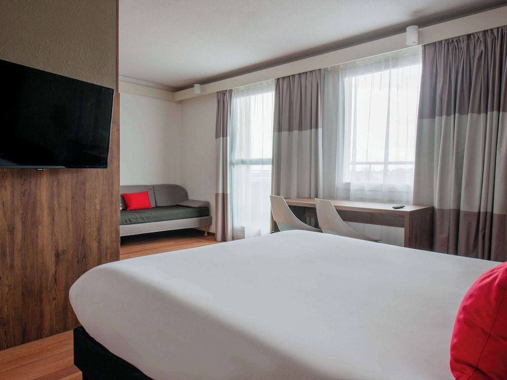 Junior Suite, 1 Double Bed with Sofa bed, Balcony - Photo 4