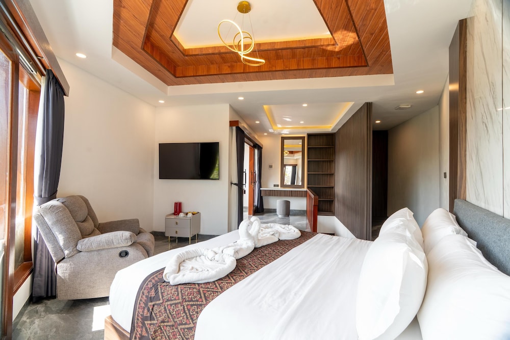 Luxury Villa - Photo 12