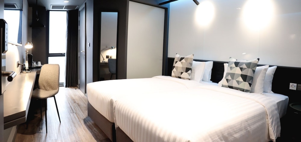 Superior Room with Swimming Pool View (2 Adults + 1 Child)
