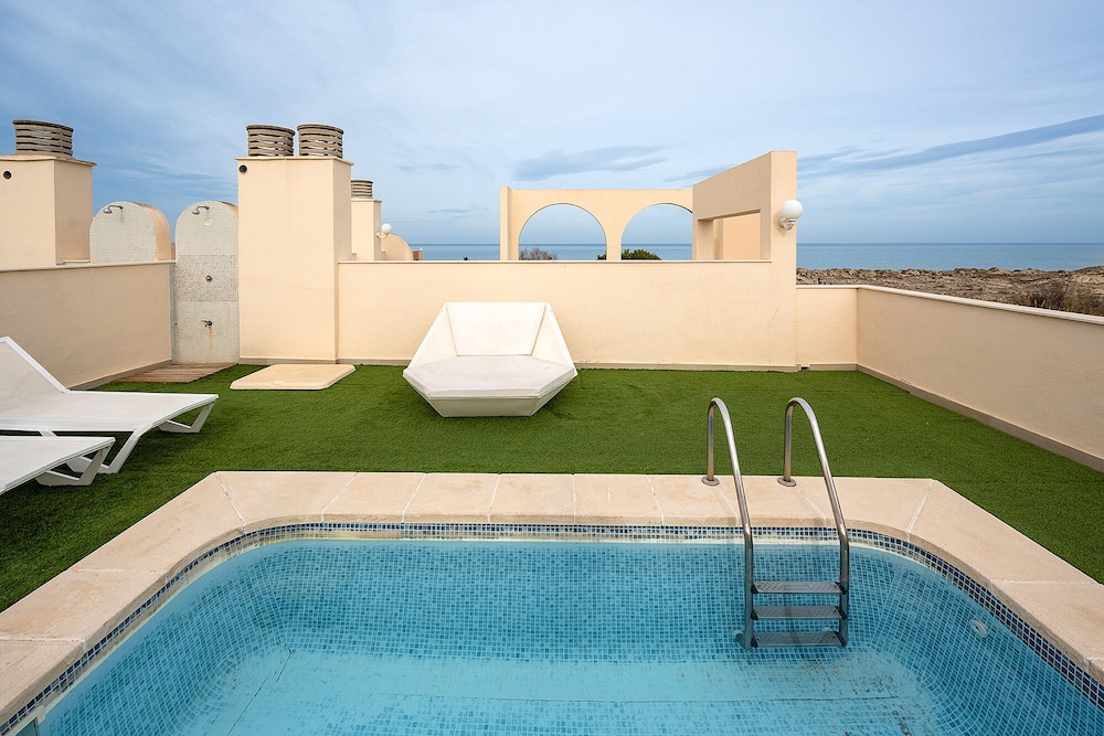 Classic Suite, Private Pool (2 Adults + 1 Child) - Photo 5