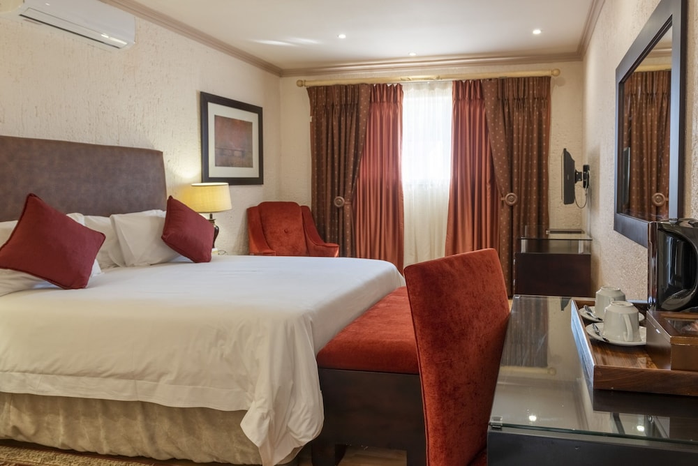 Standard Queen Room