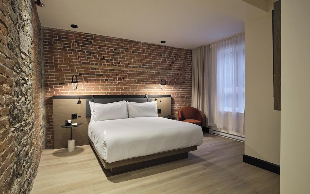 Room (Large)