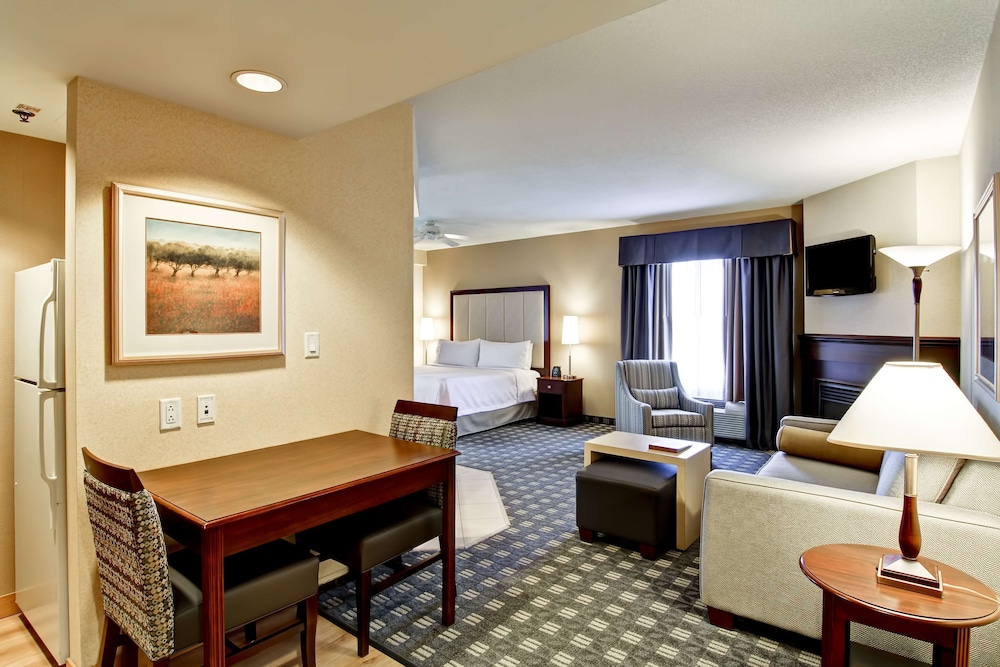 Suite, 1 King Bed, Non Smoking, Jetted Tub - Photo 3