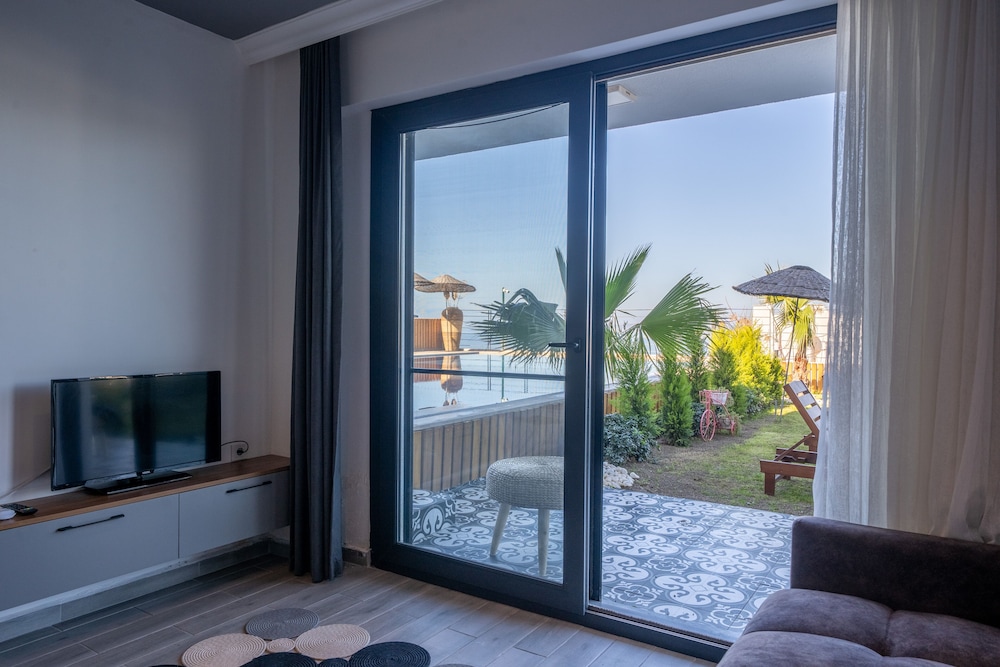 Family Apartment, 1 Double Bed with Sofa bed, Kitchenette, Sea View photo 3