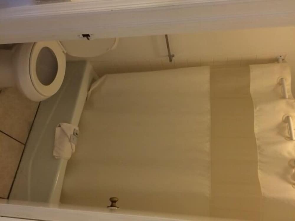 Standard Room, 1 King Bed, Non Smoking photo 3