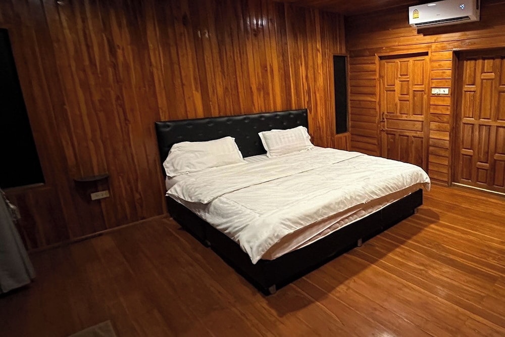 Wooden Villa Double bed