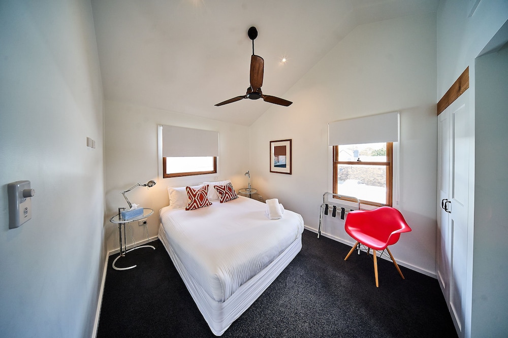 Deluxe Loft, 1 Queen Bed with Sofa bed