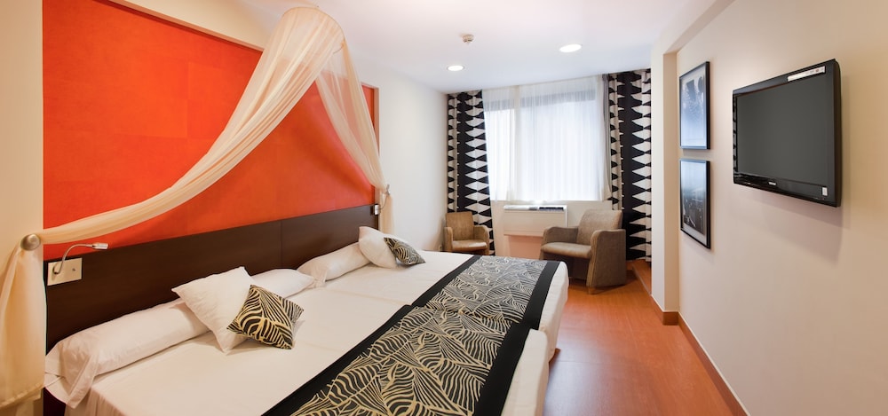 Double Room, Partial Sea View - Photo 1