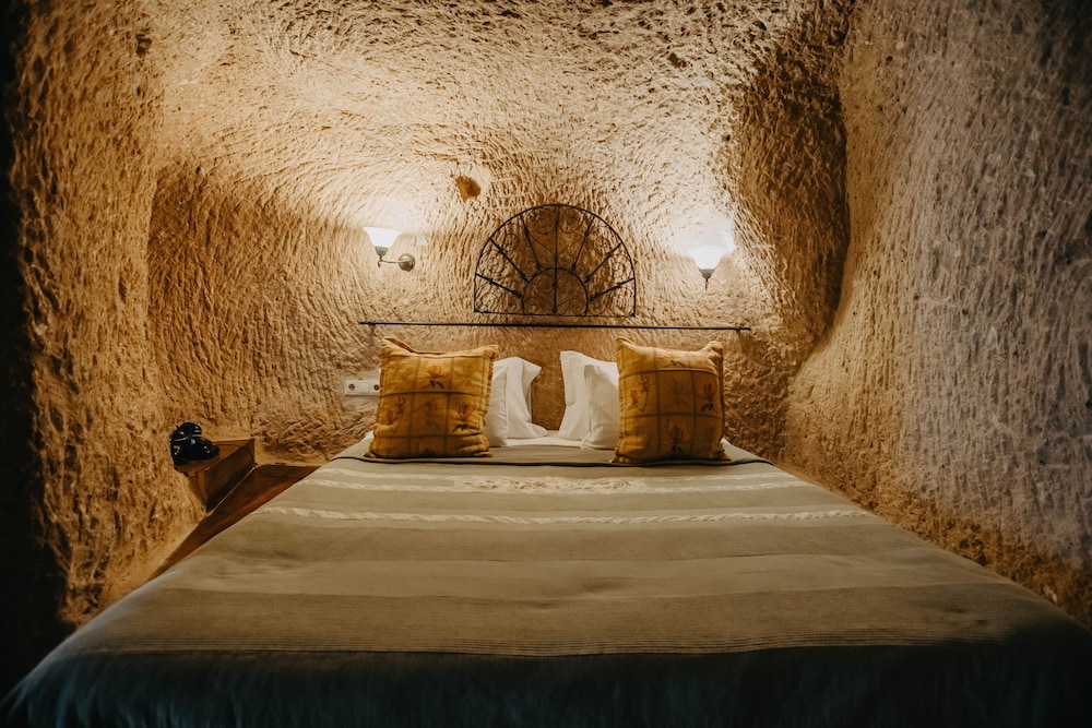 Junior Cave Suite photo 1