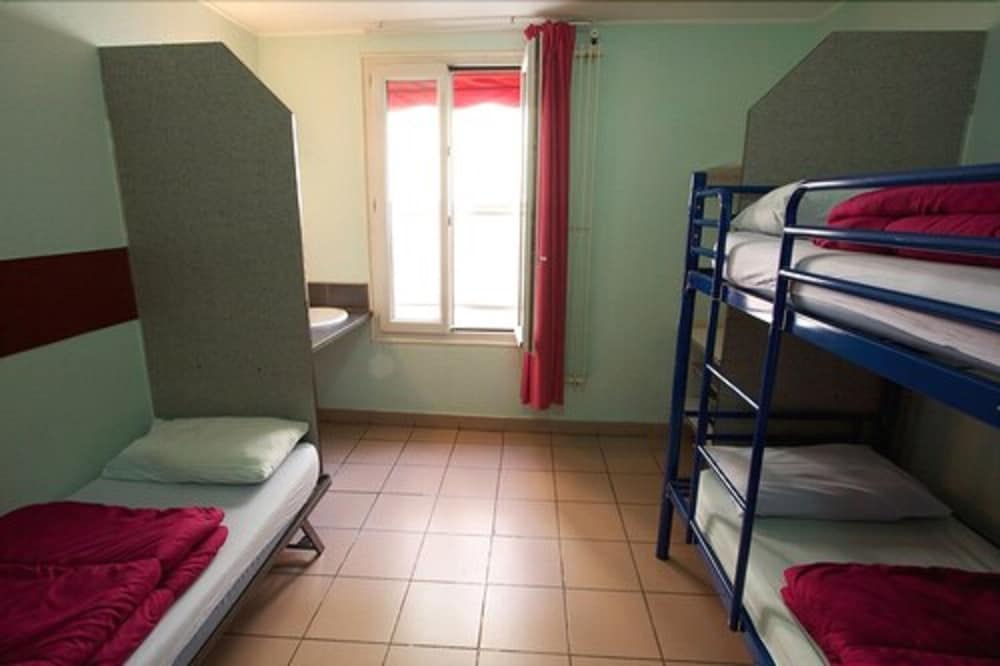 Triple Room, Shared Bathroom photo 1