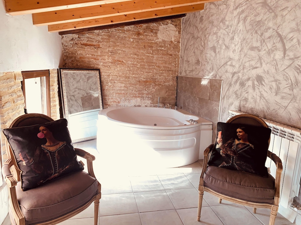 Premium Room, 1 Queen Bed