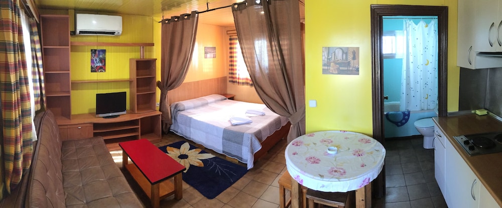 Bungalow Básico, 1 cama doble o 2 camas individuales, Terraza (2 personas)