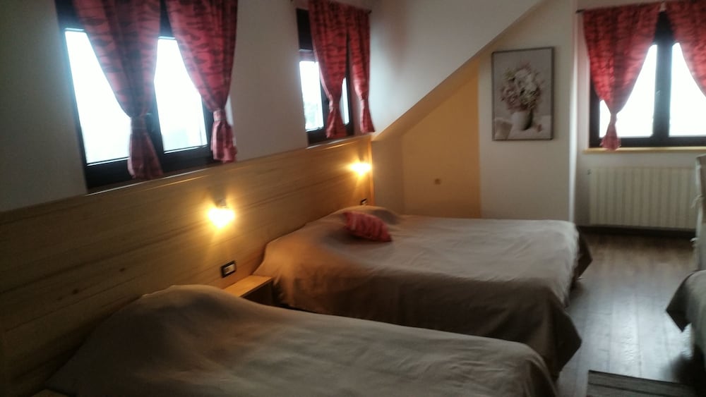 Basic Quadruple Room - Photo 6