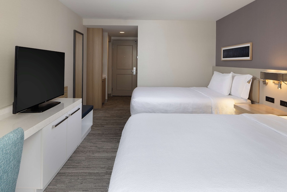 Room, 2 Queen Beds - Photo 1