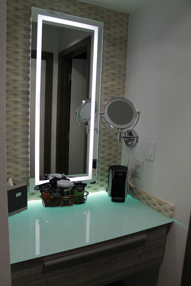 Standard Single Room, 1 King Bed, Terrace photo 2