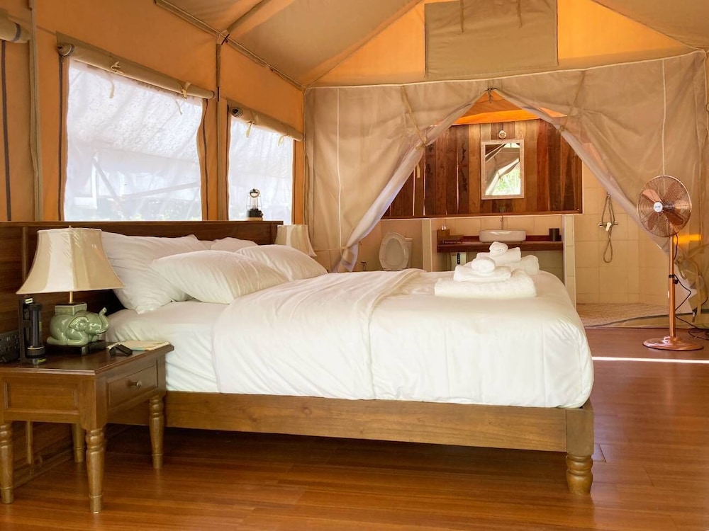 Safari Tent photo 1