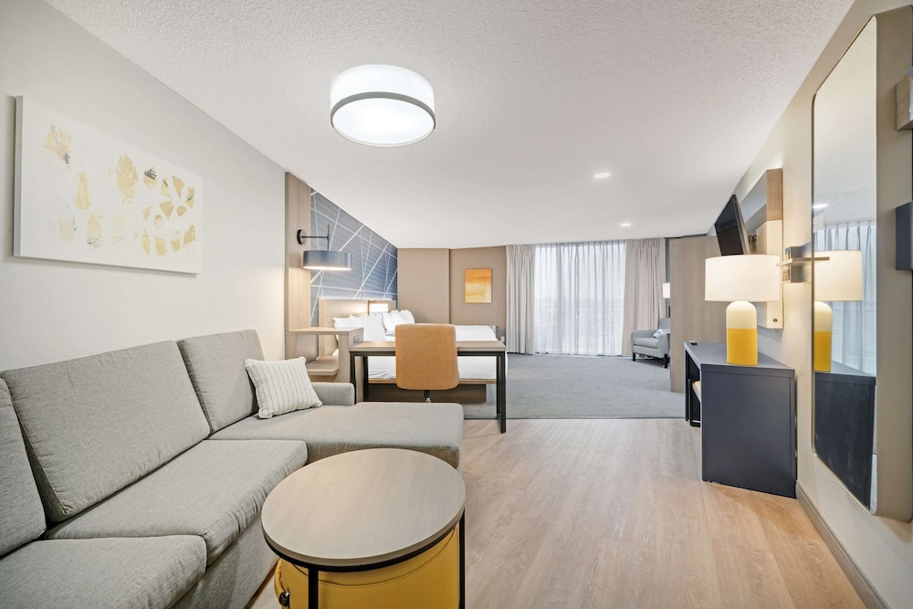 Standard Room, Multiple Beds, Non Smoking, City View (2 Person Sofa bed) photo 3