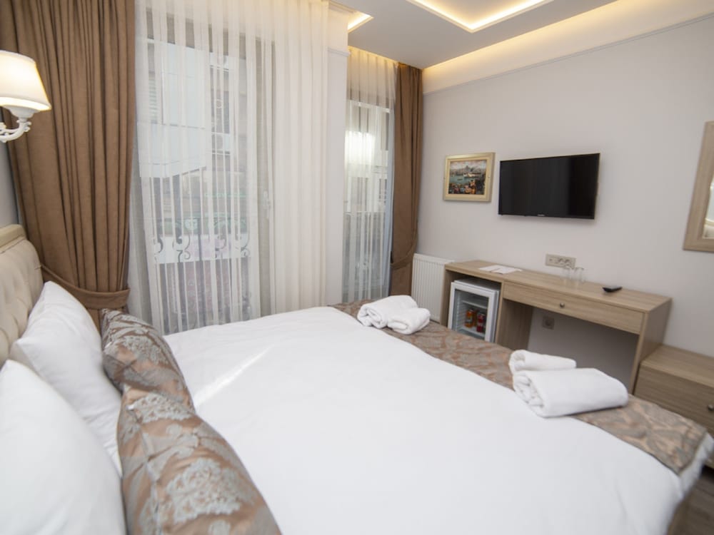 Standard Double or Twin Room photo 3