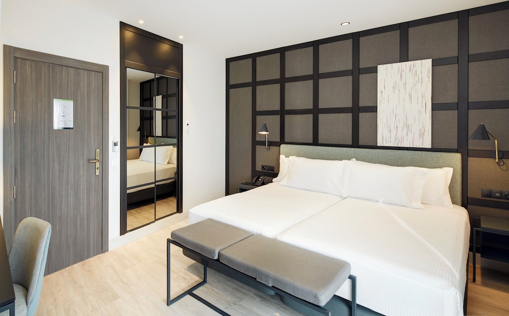 Classic Twin Room - Photo 1