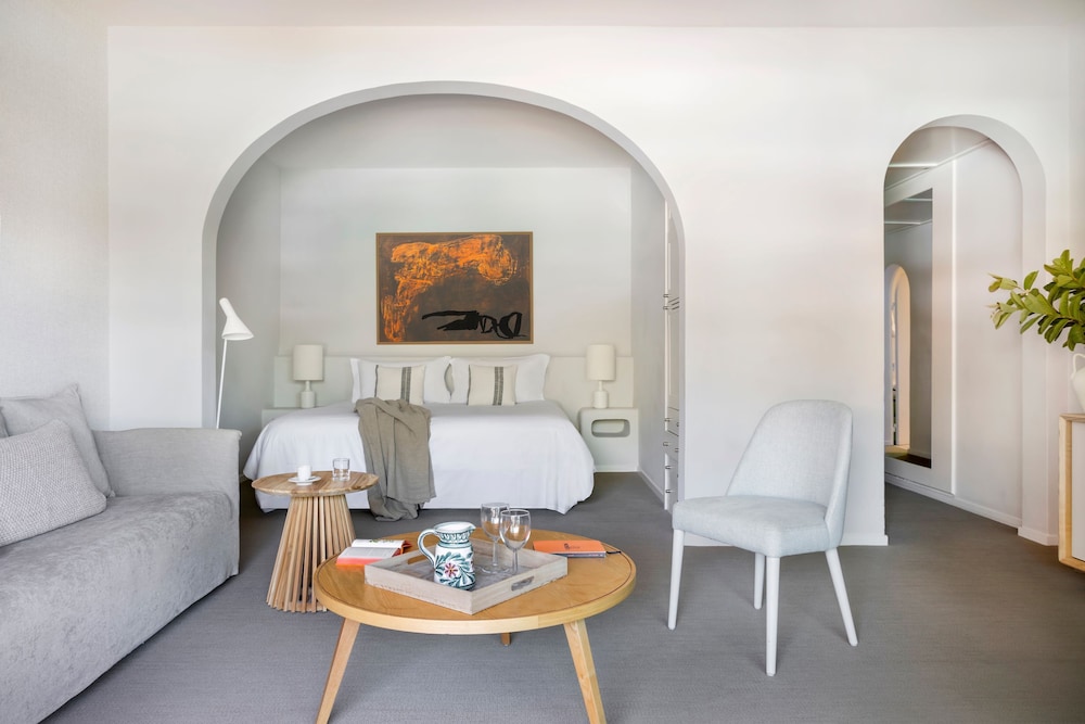 Junior Suite, Pool View photo 3